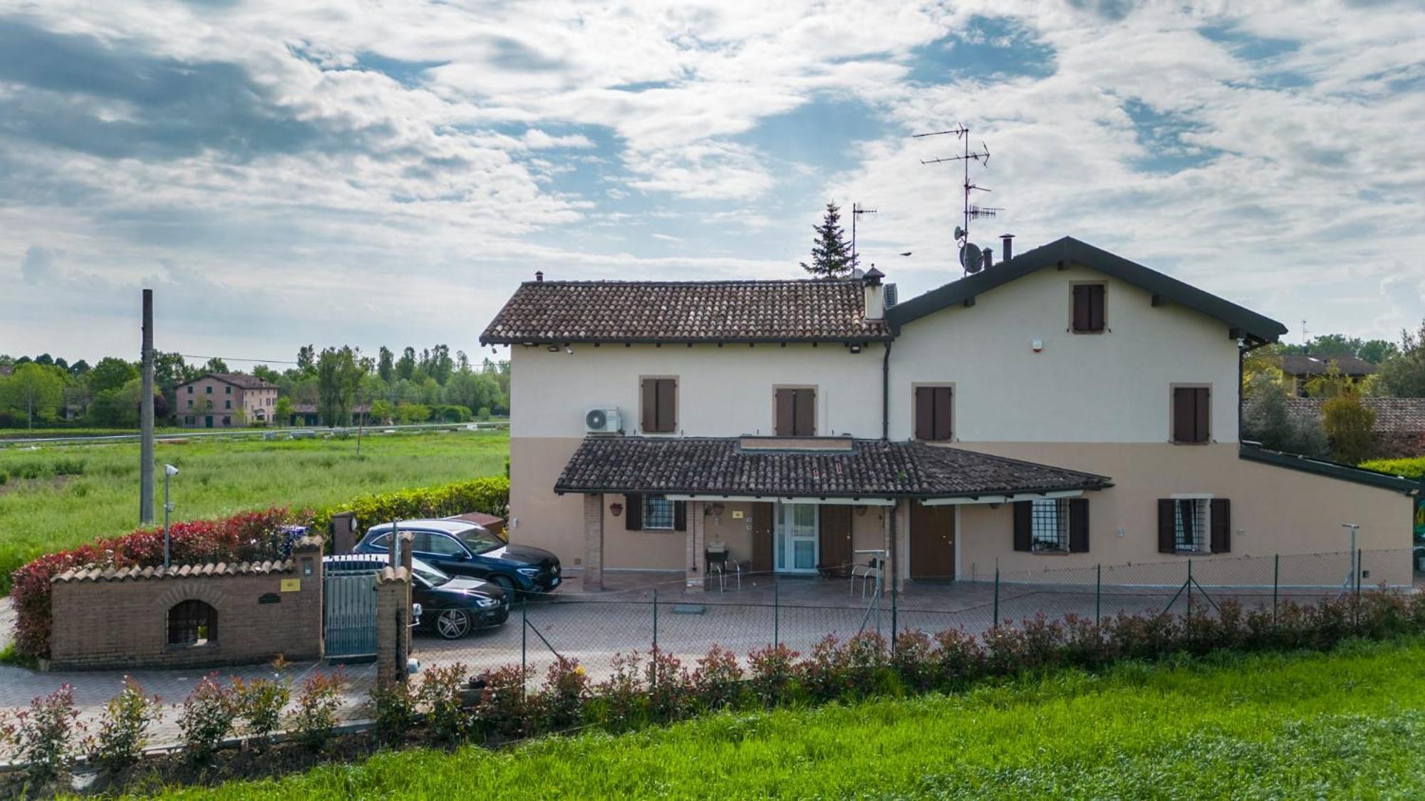 Due Maesta Home Reggio Emilia Luaran gambar